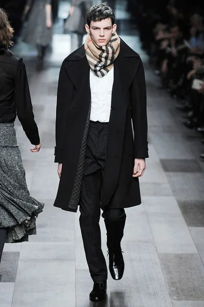 Look 14